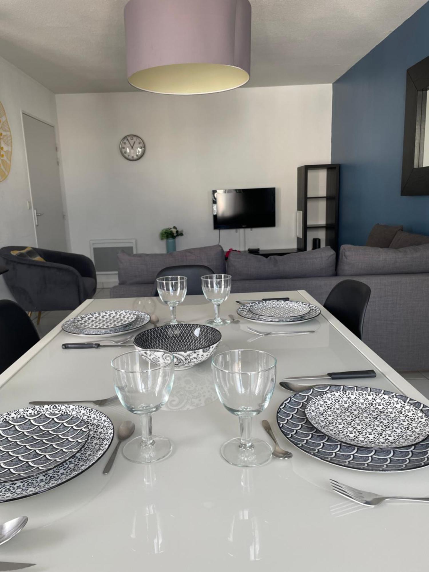 Gare Family Home Laval  Dış mekan fotoğraf